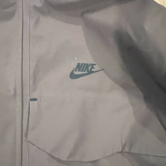 Nike Sportswear Storm Fit Shell Hooded Rain Jacket ADV Size Medium - Picture 5 of 7